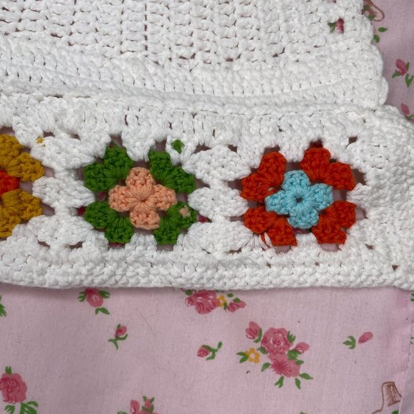 White Floral Crochet Bralette - Picture 2 of 2